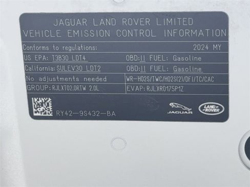 Used 2024 Land Rover Discovery S image 61