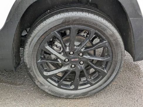 Used 2024 GMC Terrain SLT w/ Elevation Edition image 27