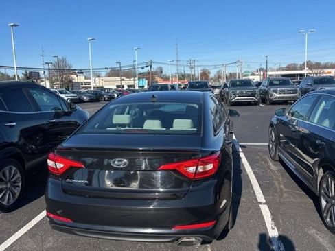 Used 2016 Hyundai Sonata SE w/ Cargo Package image 12