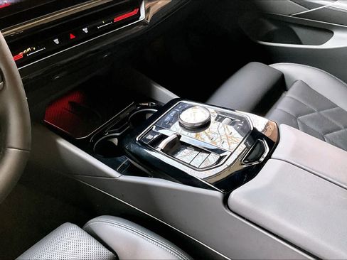 Certified 2026 BMW 530i image 17