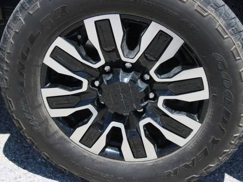 Used 2024 GMC Sierra 2500 Denali Ultimate image 15