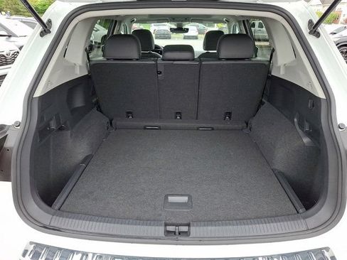 Certified 2023 Volkswagen Tiguan SE w/ Panoramic Sunroof Package AWD/4WD image 34