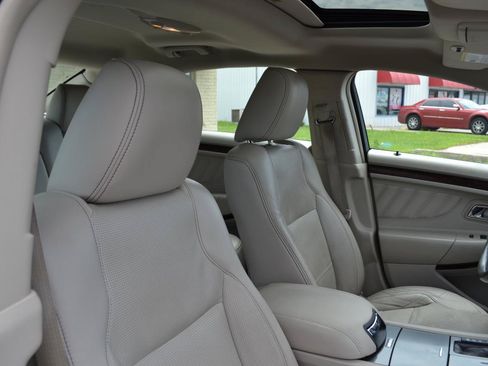 Used 2010 Ford Taurus Limited AWD/4WD image 36