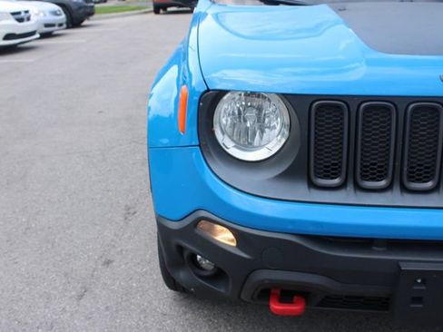 Used 2015 Jeep Renegade Trailhawk w/ Premium Leather Group AWD/4WD image 38