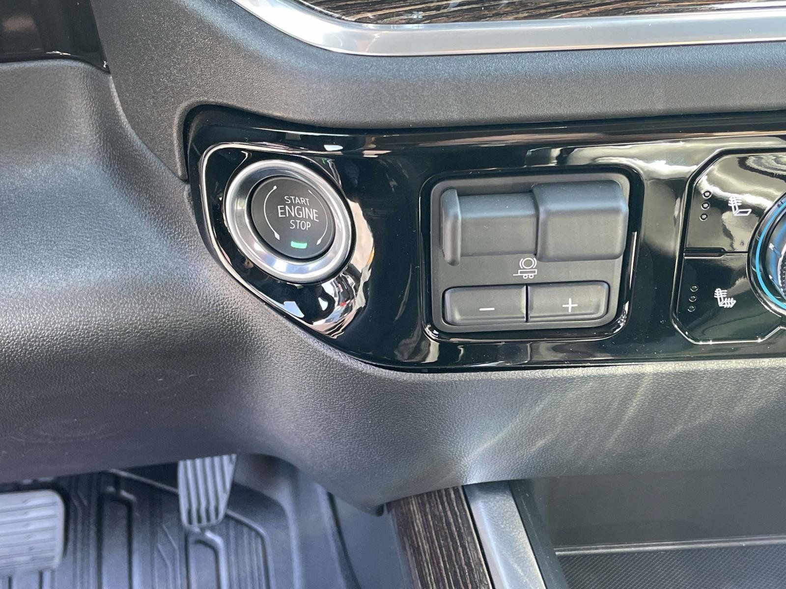 New 2026 GMC Sierra 1500 Elevation w/ Elevation Premium Package AWD/4WD image 19