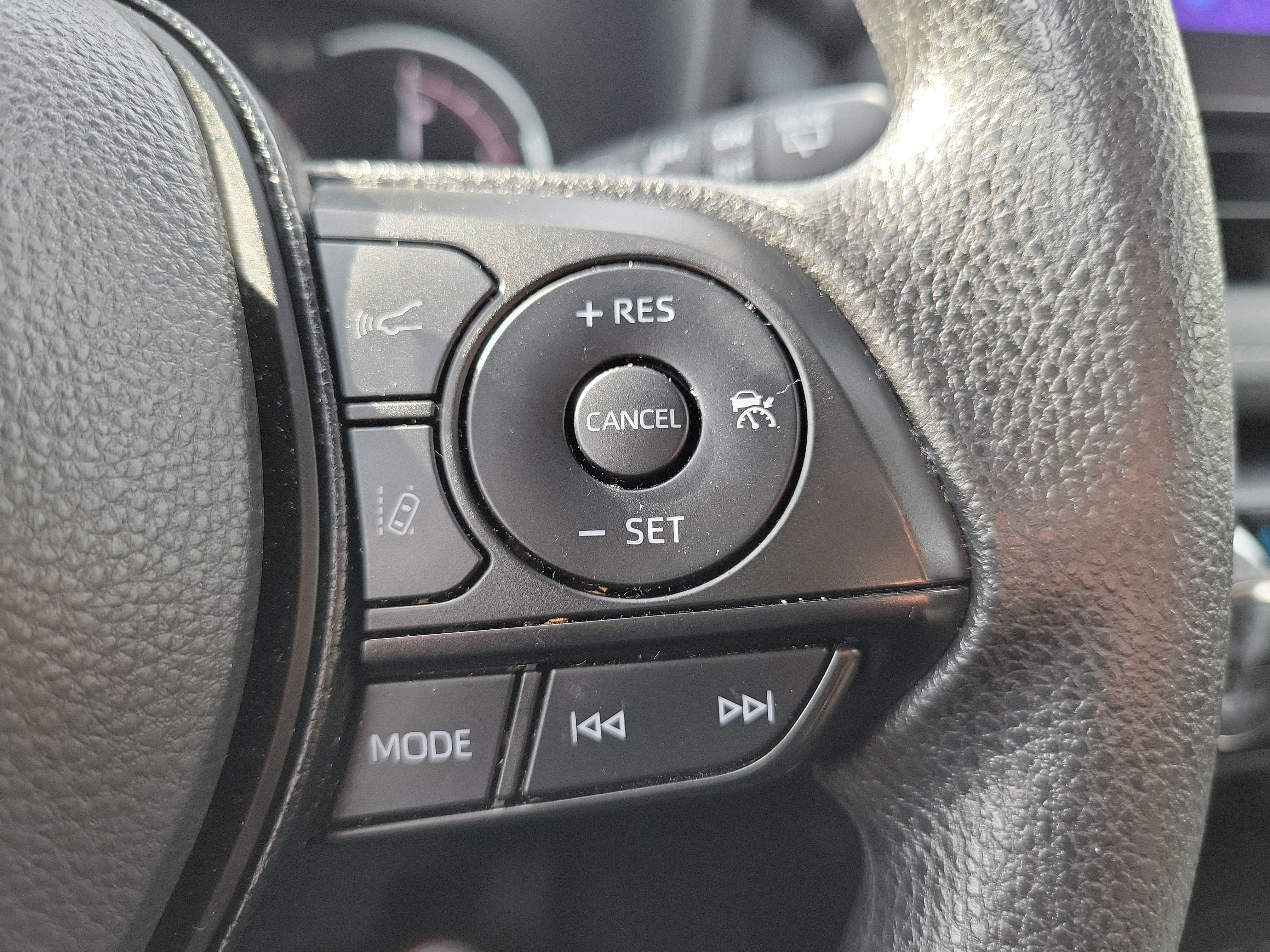 Certified 2025 Toyota RAV4 XLE AWD/4WD image 25
