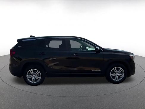 Used 2024 GMC Terrain SLE FWD image 13