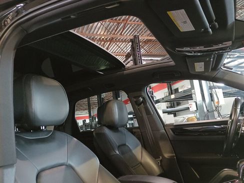 Used 2019 Porsche Cayenne AWD/4WD image 38
