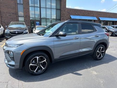 Used 2021 Chevrolet TrailBlazer RS w/ Sun and Liftgate Package AWD/4WD image 3