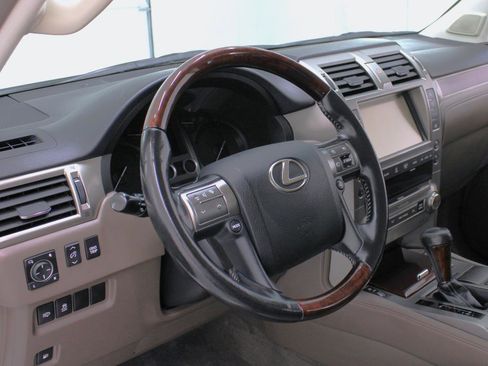 Used 2017 Lexus GX 460 Premium image 31