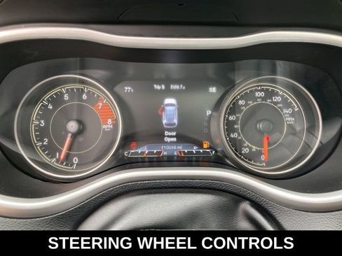 Used 2018 Jeep Cherokee Trailhawk w/ Comfort & Convenience Group AWD/4WD image 8