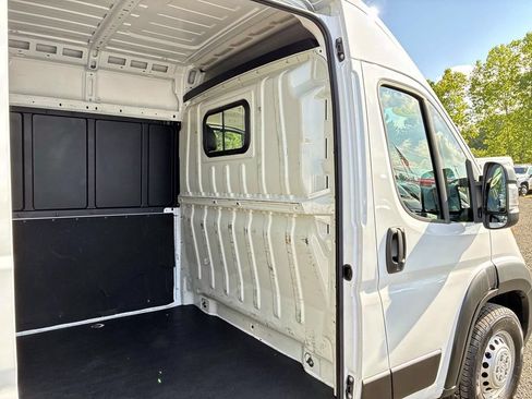 Used 2025 RAM ProMaster 3500 w/ Convenience Group FWD image 12