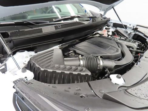 Used 2026 Chevrolet Traverse RS AWD/4WD image 36