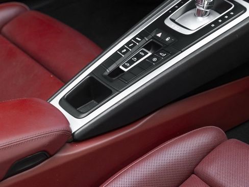 Used 2019 Porsche 911 Carrera image 30