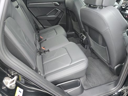 Certified 2025 Audi Q3 2.0T Premium w/ Convenience Package image 18