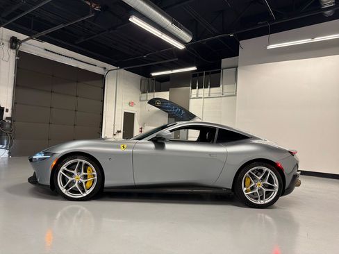 Used 2021 Ferrari Roma RWD image 4