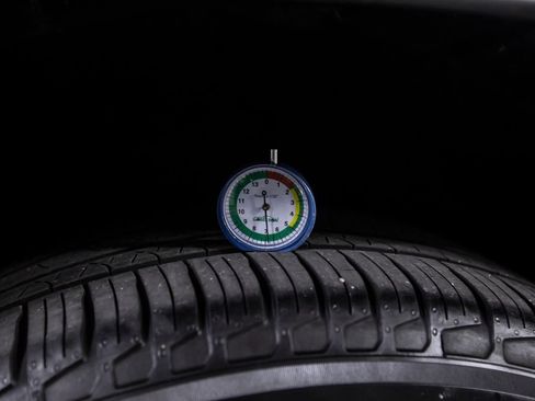 Used 2023 Land Rover Defender 110 S AWD/4WD image 39