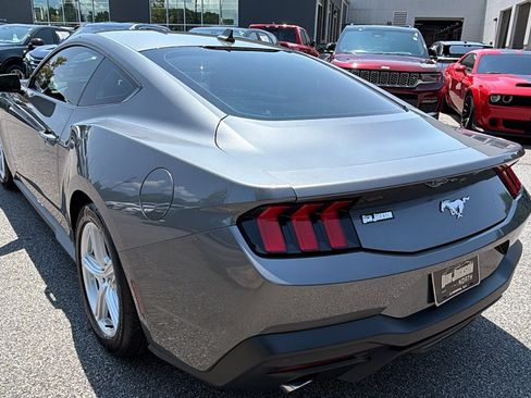Used 2026 Ford Mustang Coupe RWD image 10