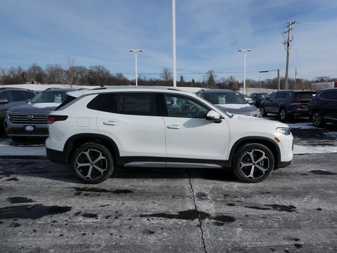 New 2026 Volkswagen Tiguan SE image 2