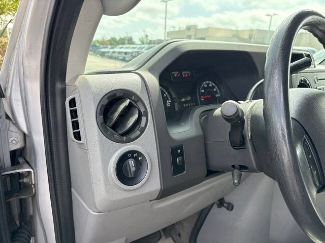 Used 2014 Ford E-350 and Econoline 350 XLT RWD image 11