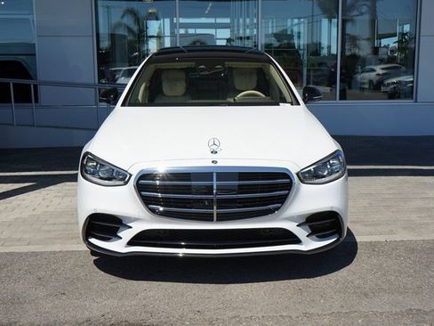 New 2025 Mercedes-Benz S 580 4MATIC Sedan image 3
