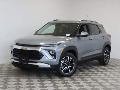 Certified 2024 Chevrolet TrailBlazer LT w/ Driver Confidence Package image 1