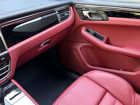 Certified 2026 Porsche Macan Turbo image 27