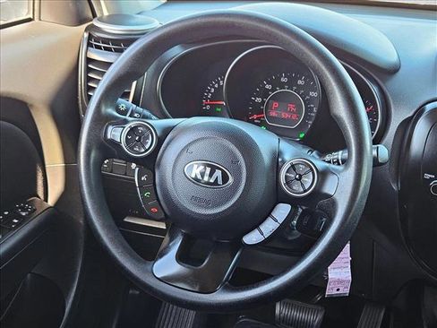 Used 2016 Kia Soul image 11