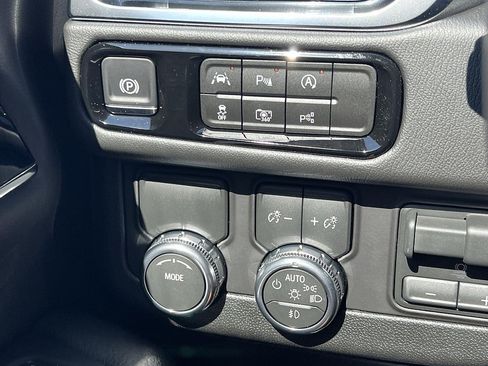 New 2026 GMC Yukon XL Denali w/ Denali Reserve Package RWD image 21