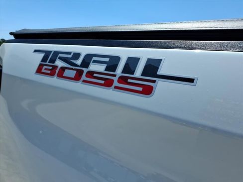 Used 2024 Chevrolet Silverado 1500 LT Trail Boss AWD/4WD image 15