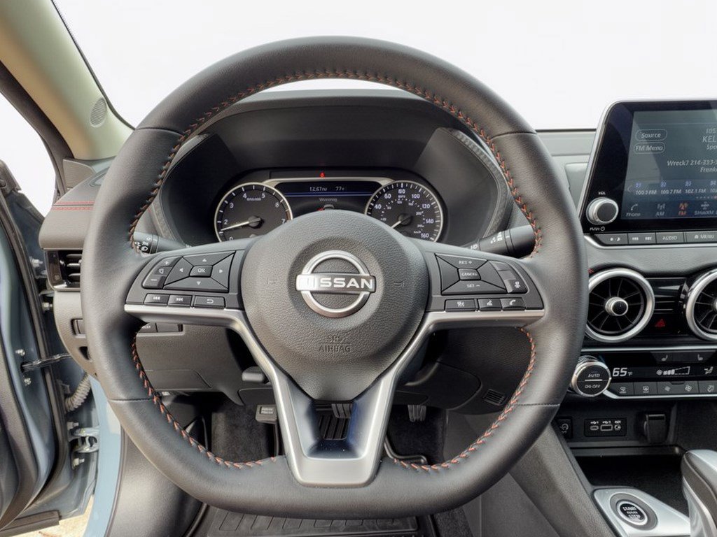 Used 2025 Nissan Sentra SR FWD image 10