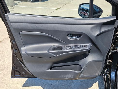 Used 2024 Nissan Versa SV FWD image 10