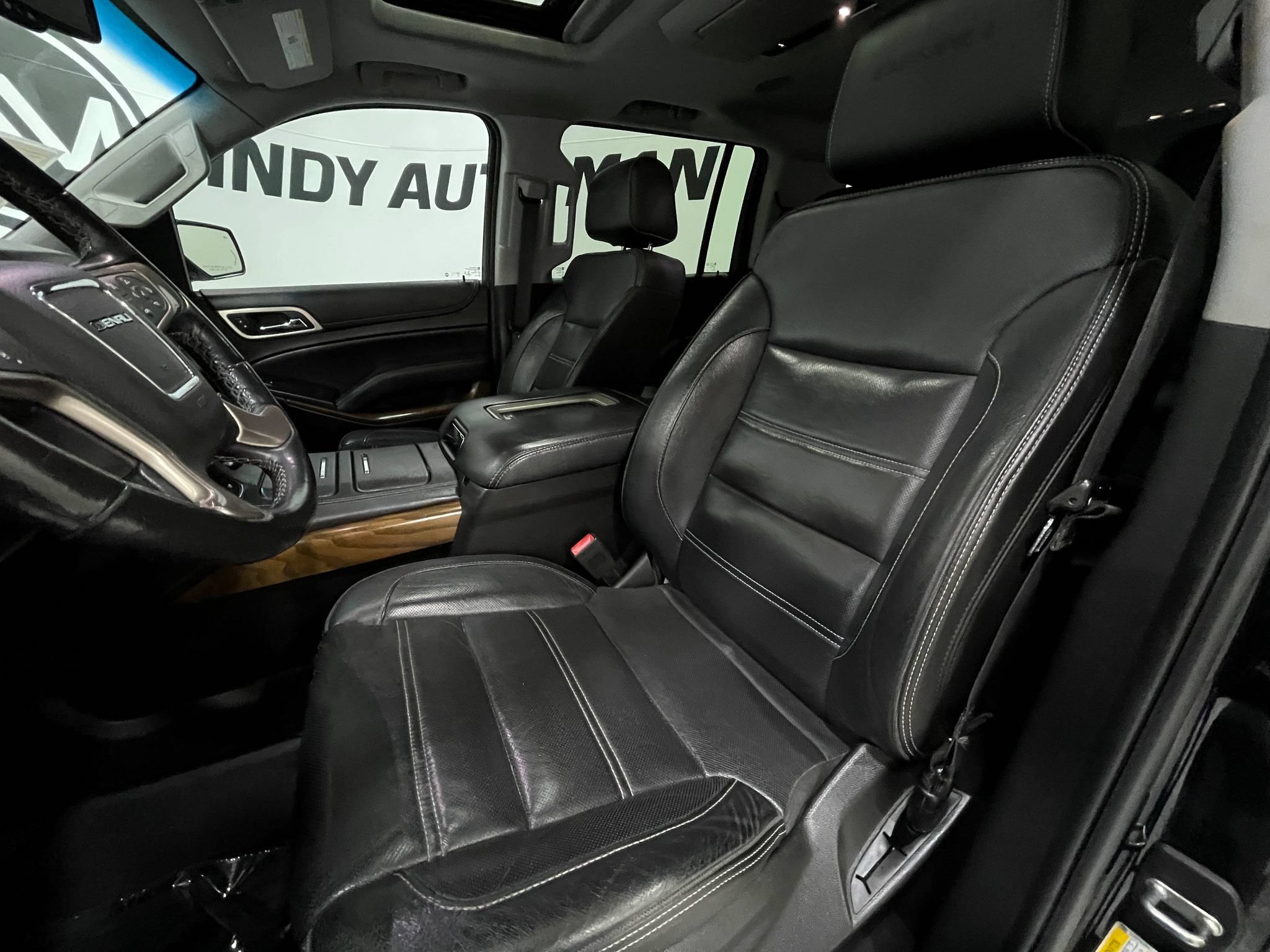 Used 2019 GMC Yukon XL Denali w/ Denali Ultimate Package AWD/4WD image 15
