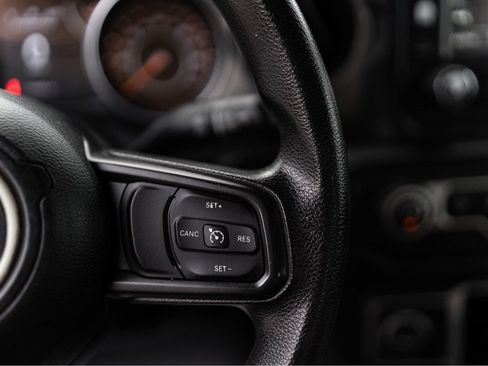 Used 2018 Jeep Wrangler Unlimited Sport AWD/4WD image 10