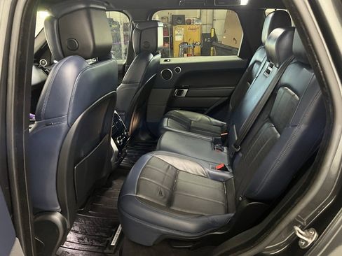 Used 2018 Land Rover Range Rover Sport HSE Dynamic image 17