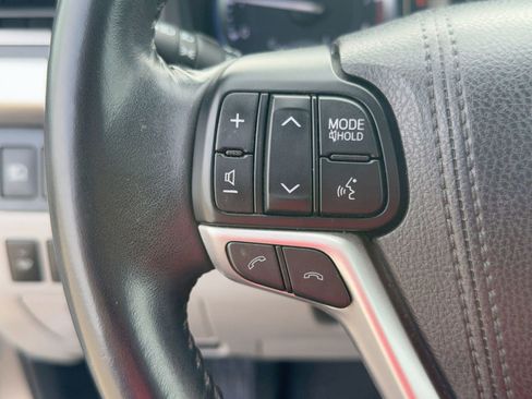 Used 2018 Toyota Highlander XLE image 15