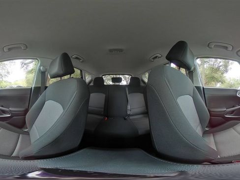 Used 2025 Kia Soul LX w/ LX Technology Package FWD image 39