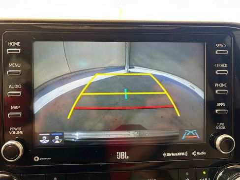 Used 2021 Toyota Highlander Limited image 31