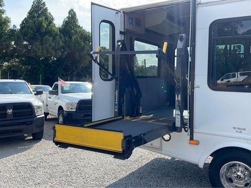 Used 2015 Chevrolet Express 3500 w/ Shuttle Bus Package image 39