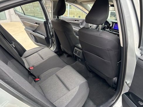 Used 2025 Toyota Camry LE image 31