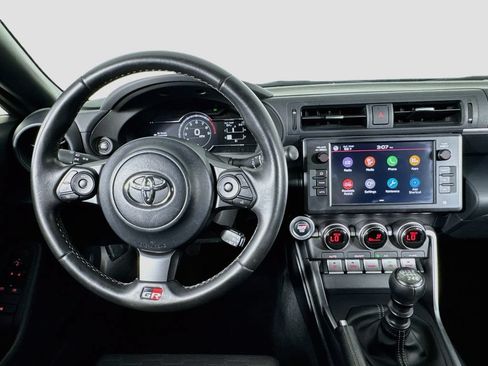 Used 2023 Toyota GR86 RWD image 15