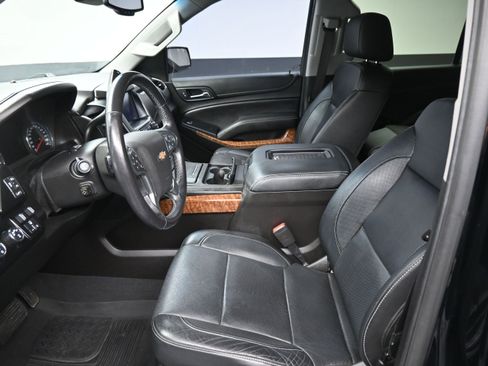 Used 2019 Chevrolet Suburban Premier AWD/4WD image 13