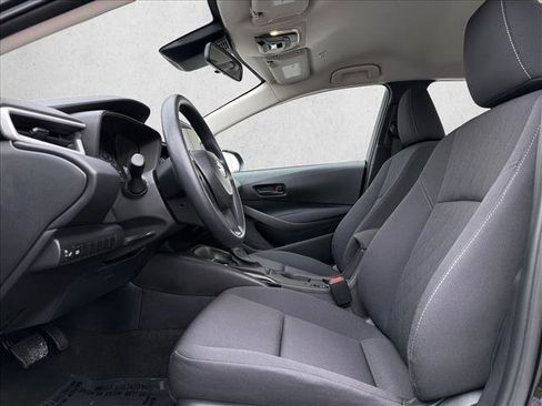 Used 2025 Toyota Corolla LE image 11