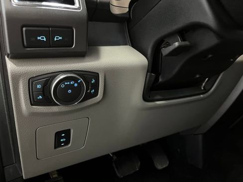 Used 2016 Ford F150 XLT w/ Equipment Group 302A Luxury AWD/4WD image 16