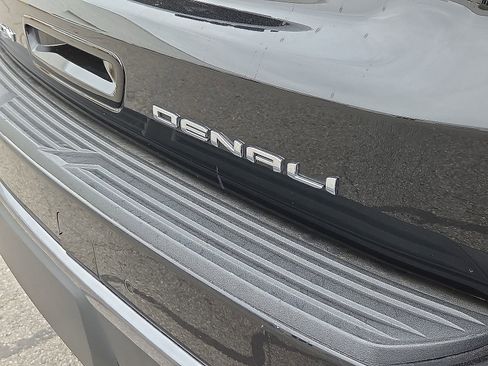 Certified 2023 GMC Yukon Denali Ultimate AWD/4WD image 8