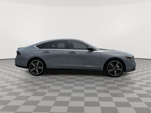 Used 2025 Honda Accord Sport image 5