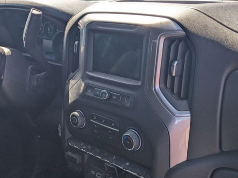 Used 2024 Chevrolet Silverado 2500 Custom w/ Custom Value Package image 7