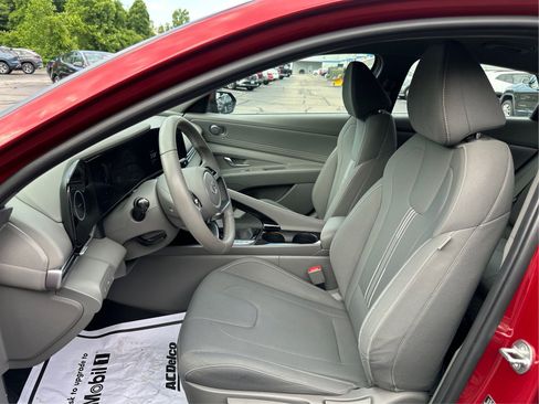 Certified 2023 Hyundai Elantra SEL w/ Convenience Package FWD image 9