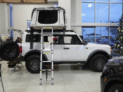 New 2025 Ford Bronco Badlands image 5