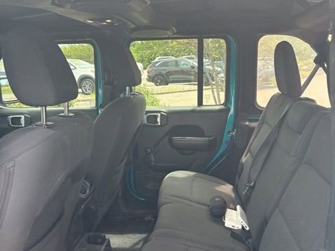 Used 2019 Jeep Wrangler Unlimited Sport image 10